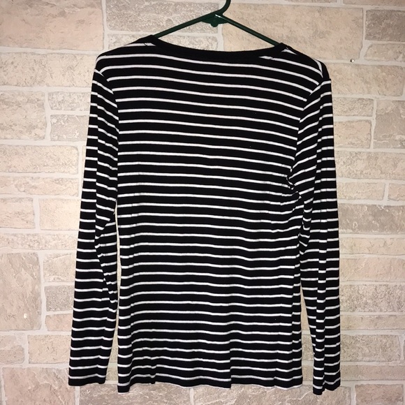 ✅Gap Super Soft V-Neck Long Sleeve Tee - Picture 3 of 4